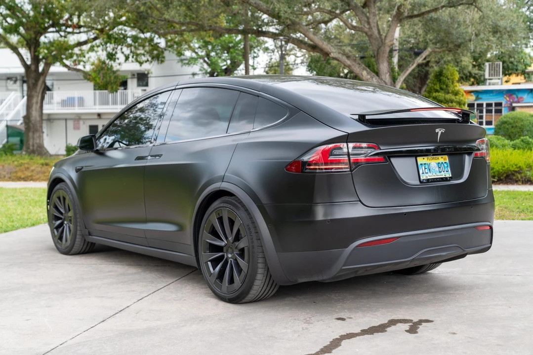 2022 Tesla Model X Plaid - Image 10 of 31