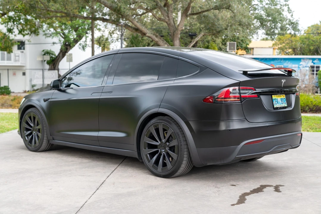 2022 Tesla Model X Plaid - Image 9 of 31