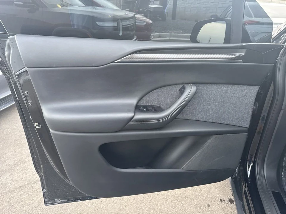 2022 Tesla Model X Plaid - Image 10 of 21