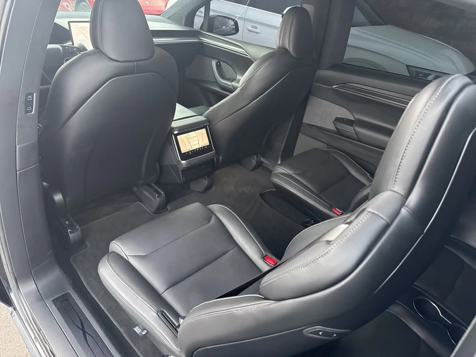 2022 Tesla Model X Plaid - Image 14 of 21