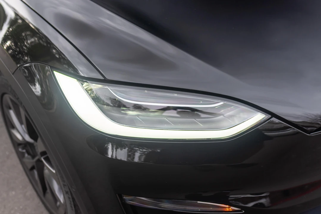 2022 Tesla Model X Plaid - Image 13 of 31