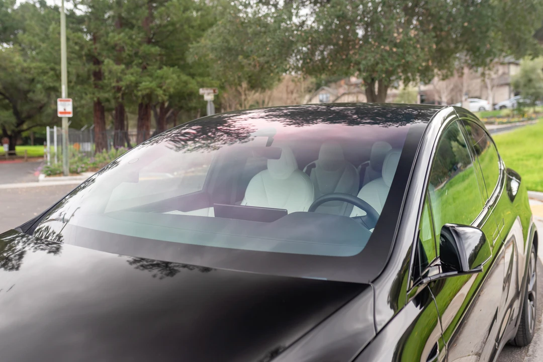2022 Tesla Model X Plaid - Image 18 of 31