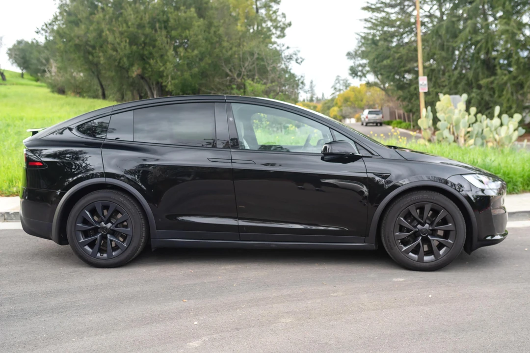 2022 Tesla Model X Plaid - Image 3 of 31