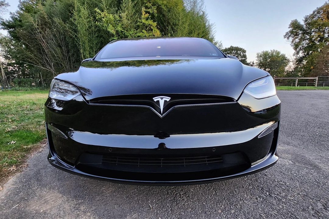 2022 Tesla Model X Plaid - Image 2 of 31