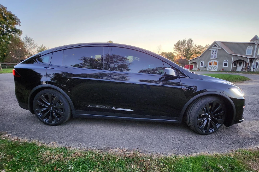 2022 Tesla Model X Plaid - Image 3 of 31