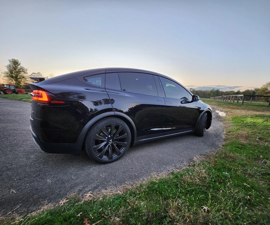 2022 Tesla Model X Plaid - Image 16 of 31