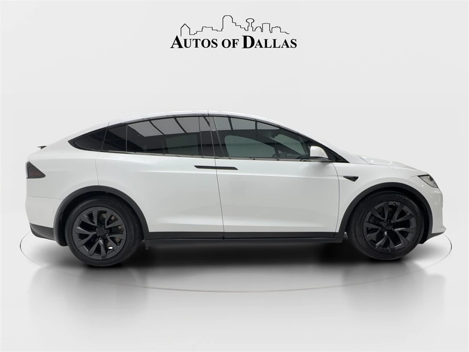 2022 Tesla Model X Plaid - Image 11 of 12