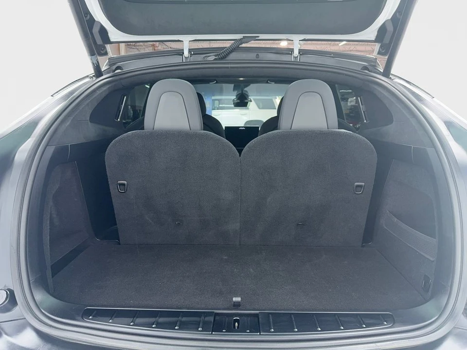2022 Tesla Model X Plaid - Image 18 of 21