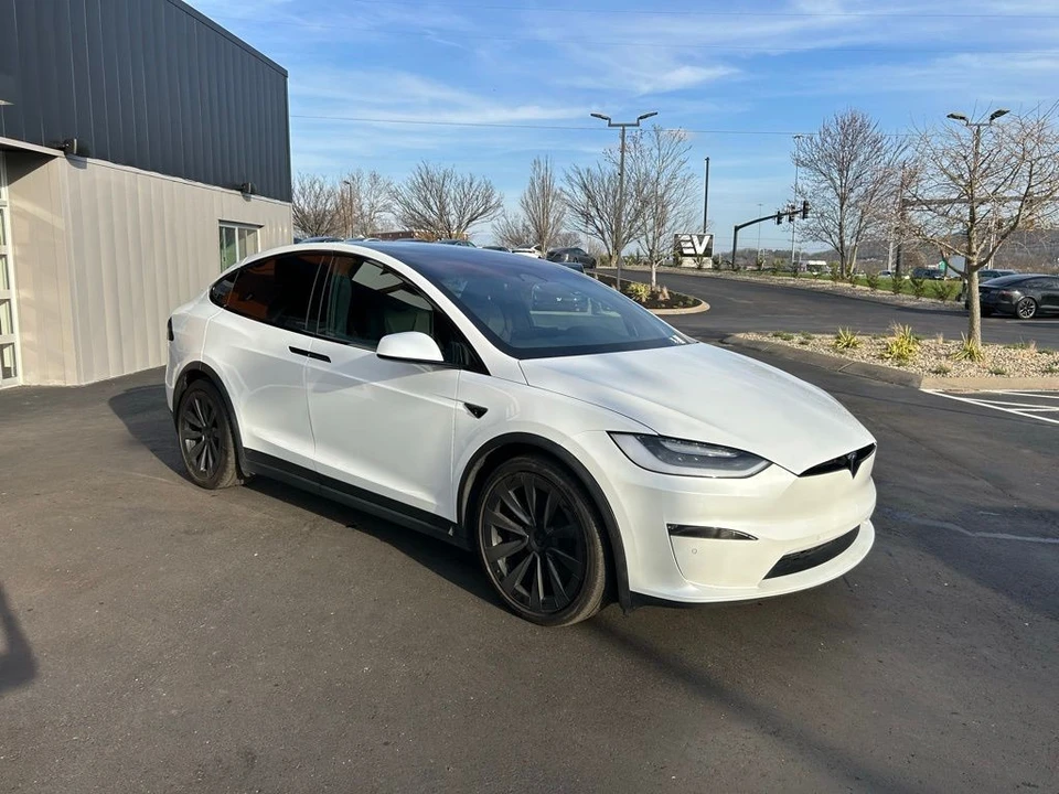2022 Tesla Model X Plaid - Image 4 of 19