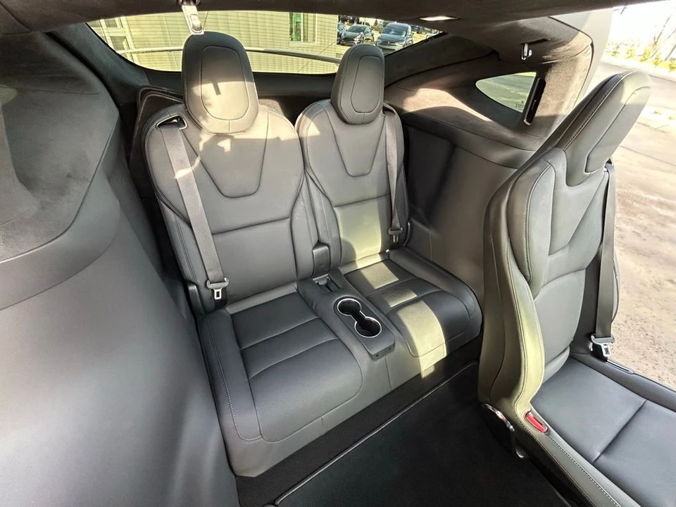 2022 Tesla Model X Plaid - Image 9 of 19
