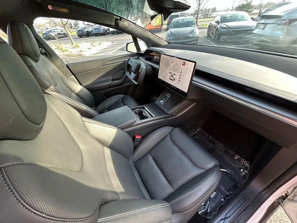 2022 Tesla Model X Plaid - Image 13 of 19