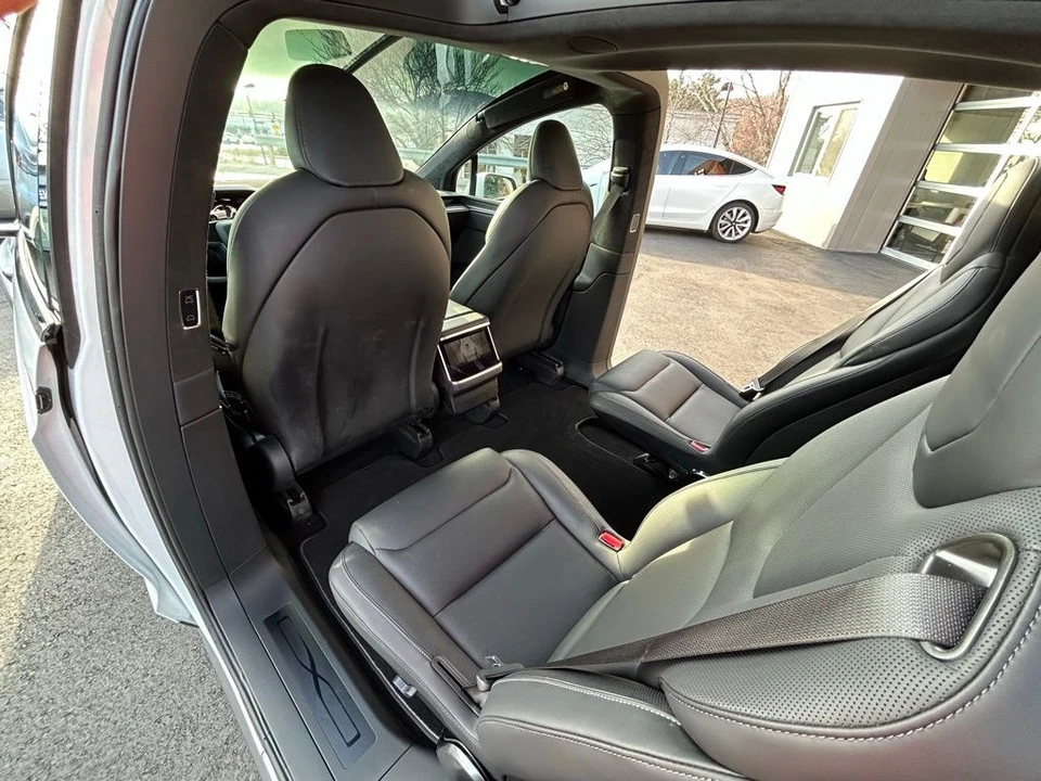 2022 Tesla Model X Plaid - Image 14 of 19