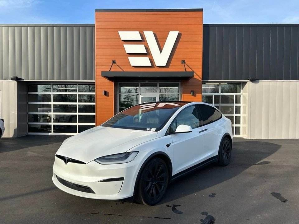 2022 Tesla Model X Plaid - Image 2 of 19