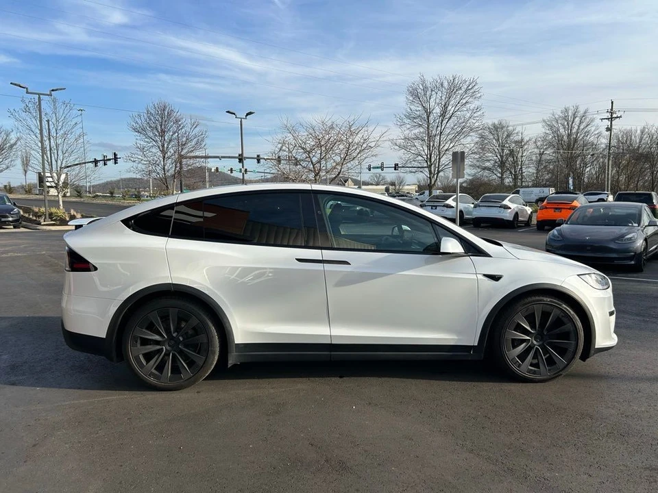 2022 Tesla Model X Plaid - Image 5 of 19
