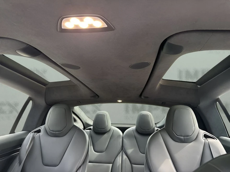 2022 Tesla Model X Plaid - Image 11 of 21