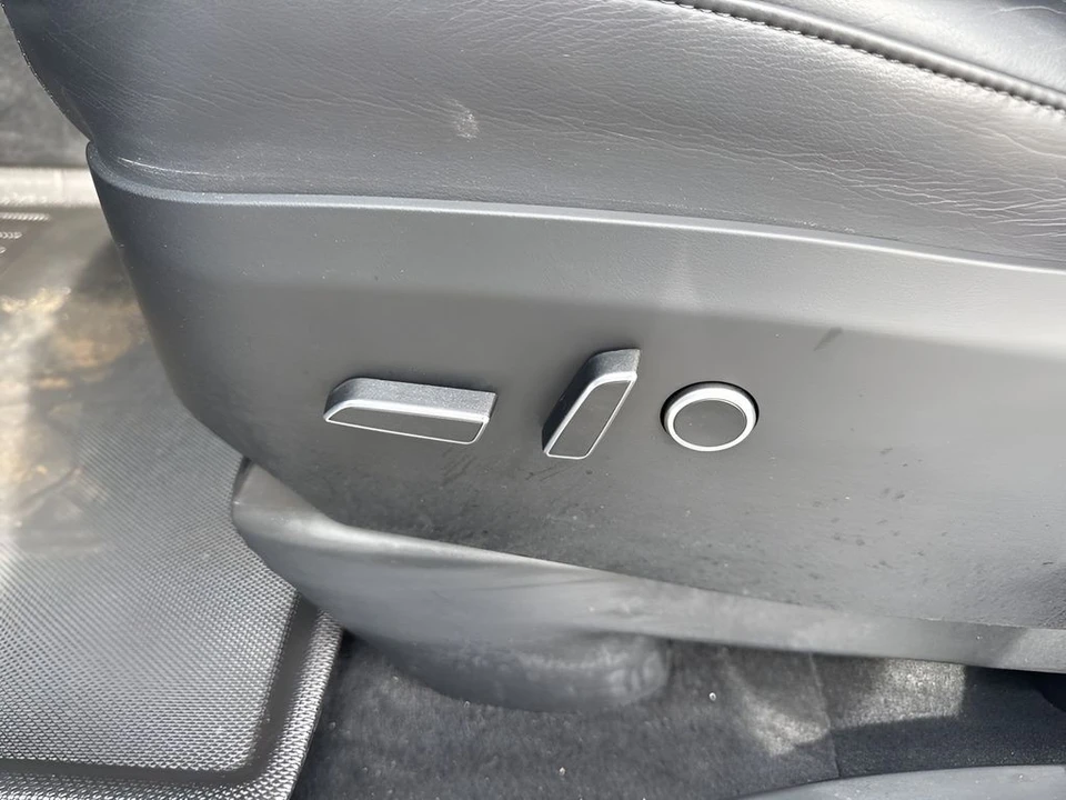 2022 Tesla Model X Plaid - Image 10 of 21