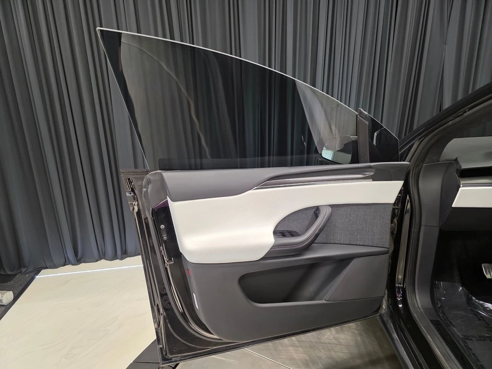 2022 Tesla Model X Plaid - Image 17 of 21