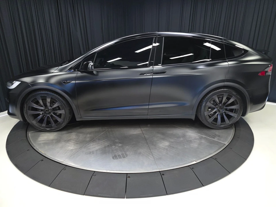 2022 Tesla Model X Plaid - Image 10 of 21