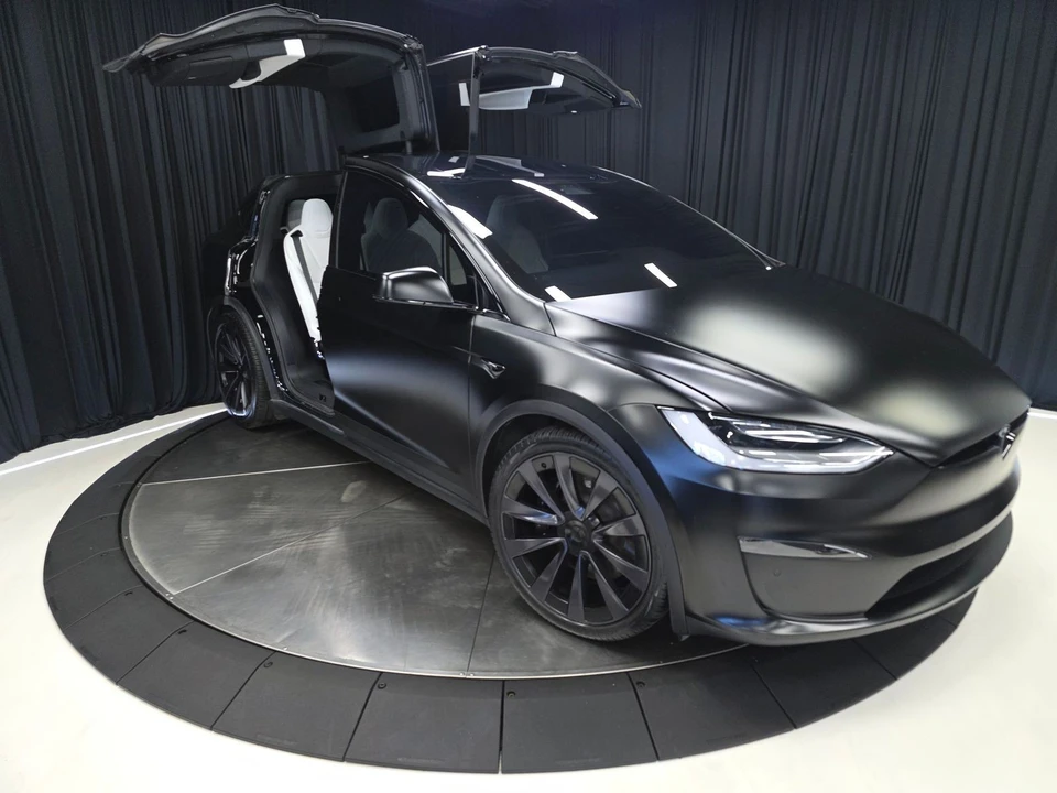 2022 Tesla Model X Plaid - Image 16 of 21