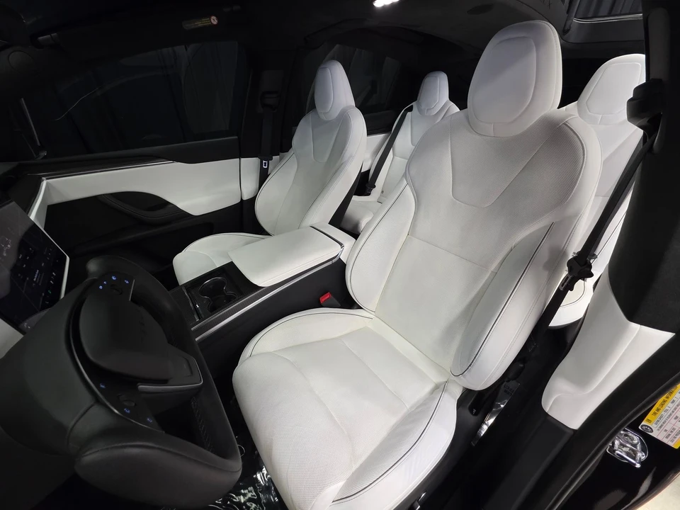 2022 Tesla Model X Plaid - Image 19 of 21