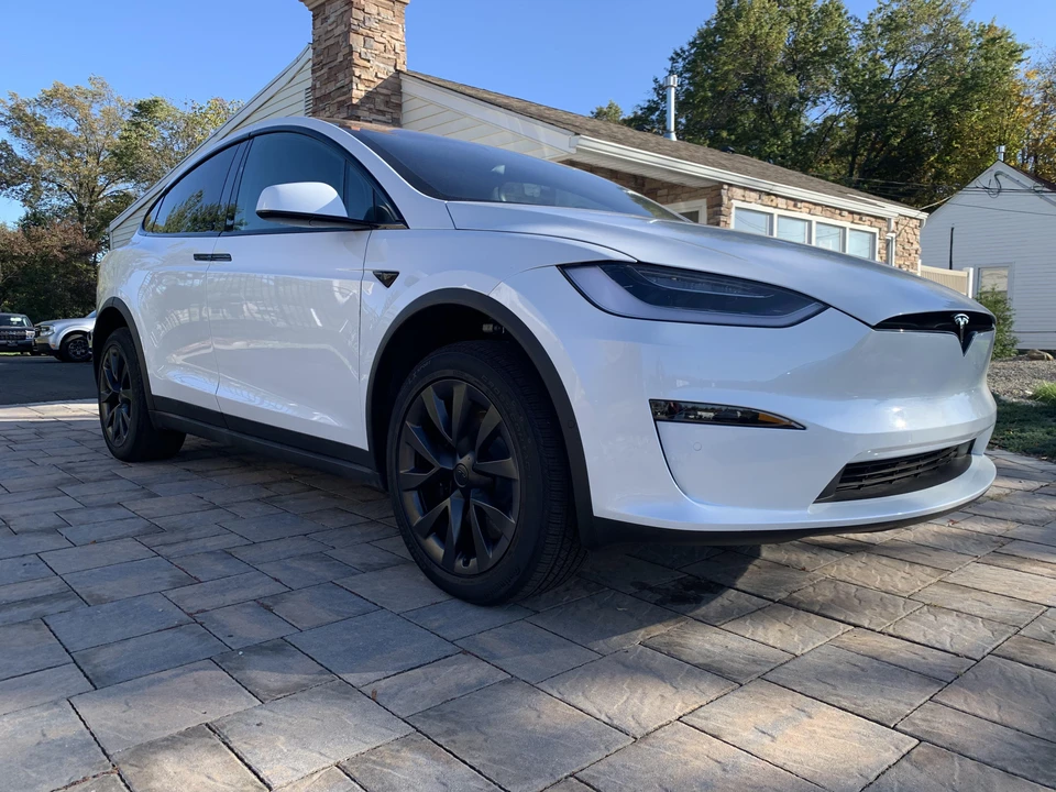 2022 Tesla Model X Plaid - Image 18 of 28