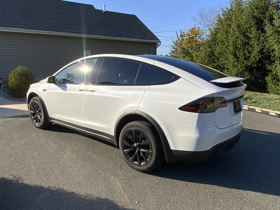 2022 Tesla Model X Plaid - Image 7 of 28
