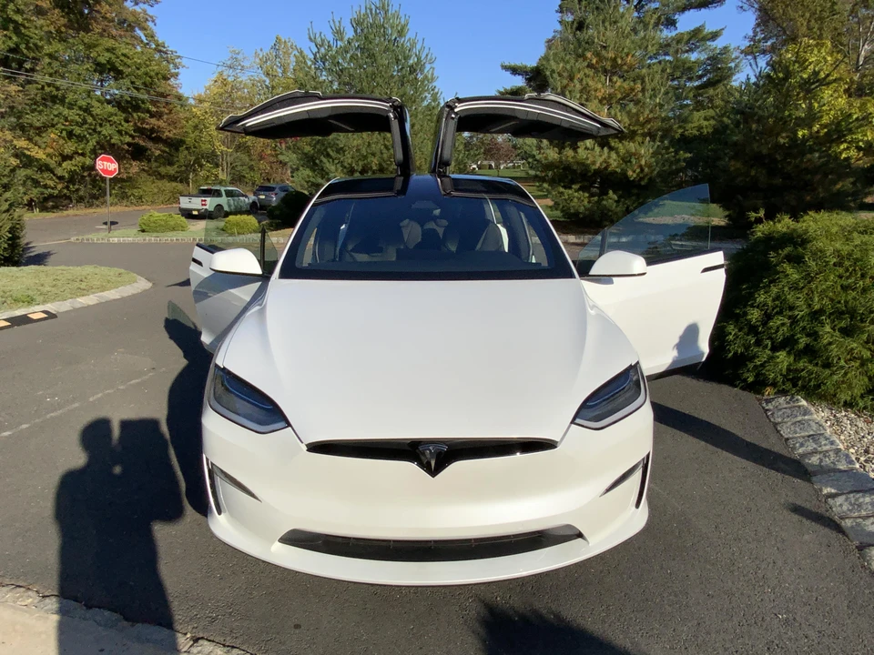 2022 Tesla Model X Plaid - Image 21 of 28