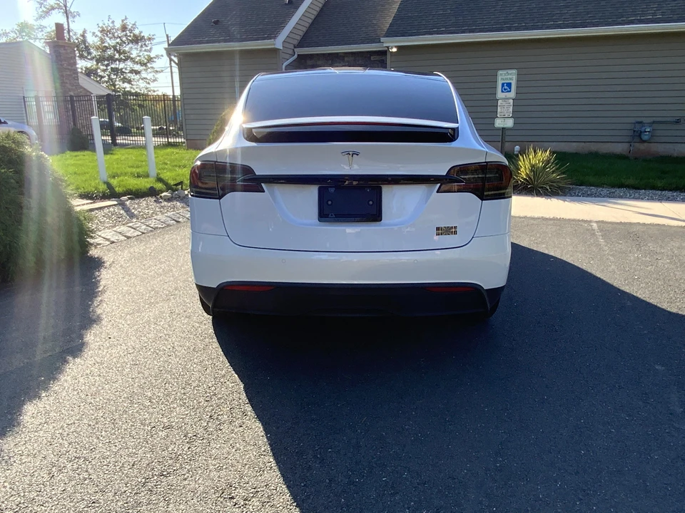 2022 Tesla Model X Plaid - Image 10 of 28