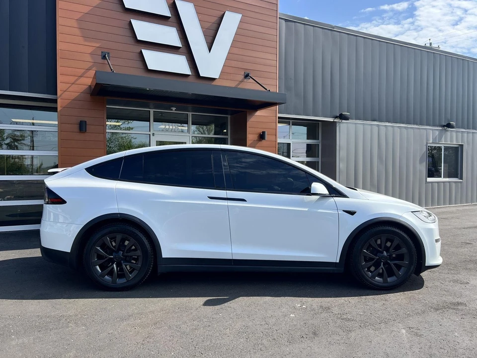2022 Tesla Model X Plaid - Image 4 of 21