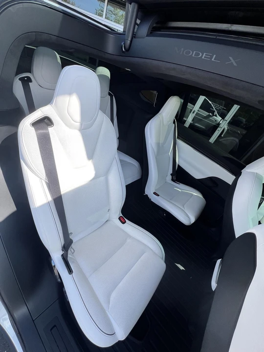 2022 Tesla Model X Plaid - Image 17 of 21