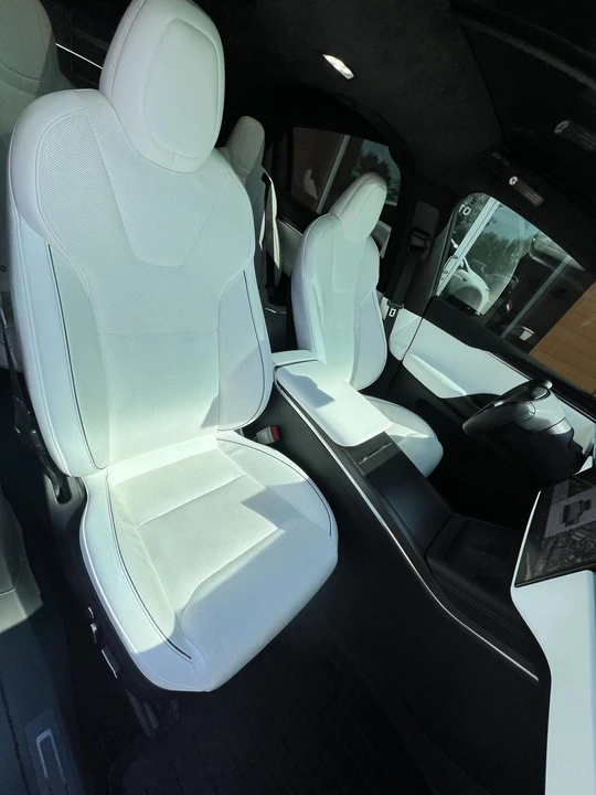 2022 Tesla Model X Plaid - Image 15 of 21
