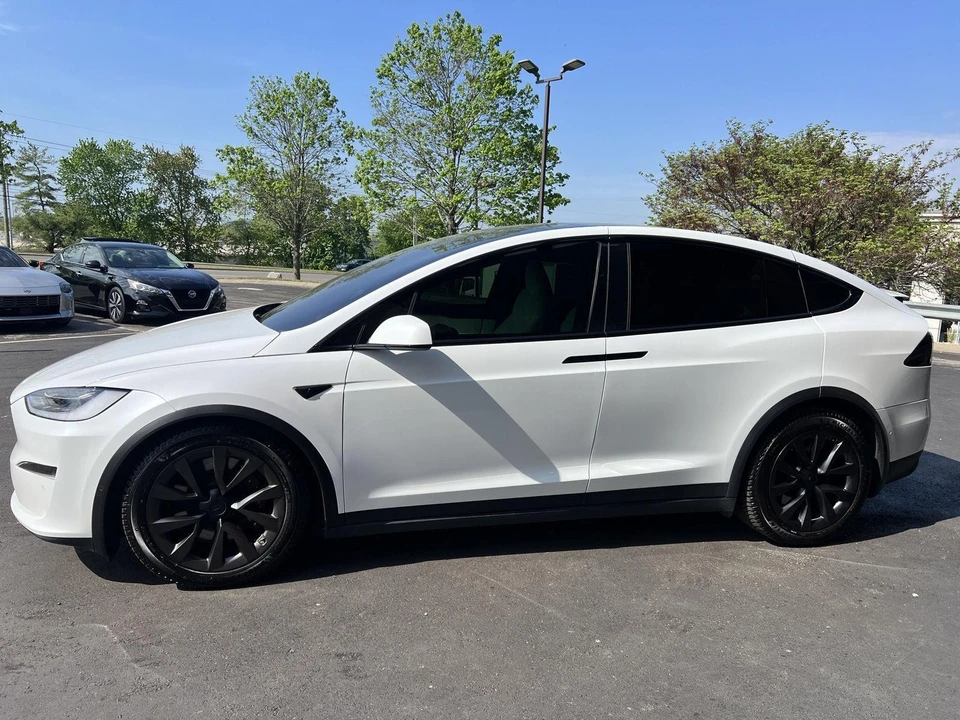 2022 Tesla Model X Plaid - Image 3 of 21