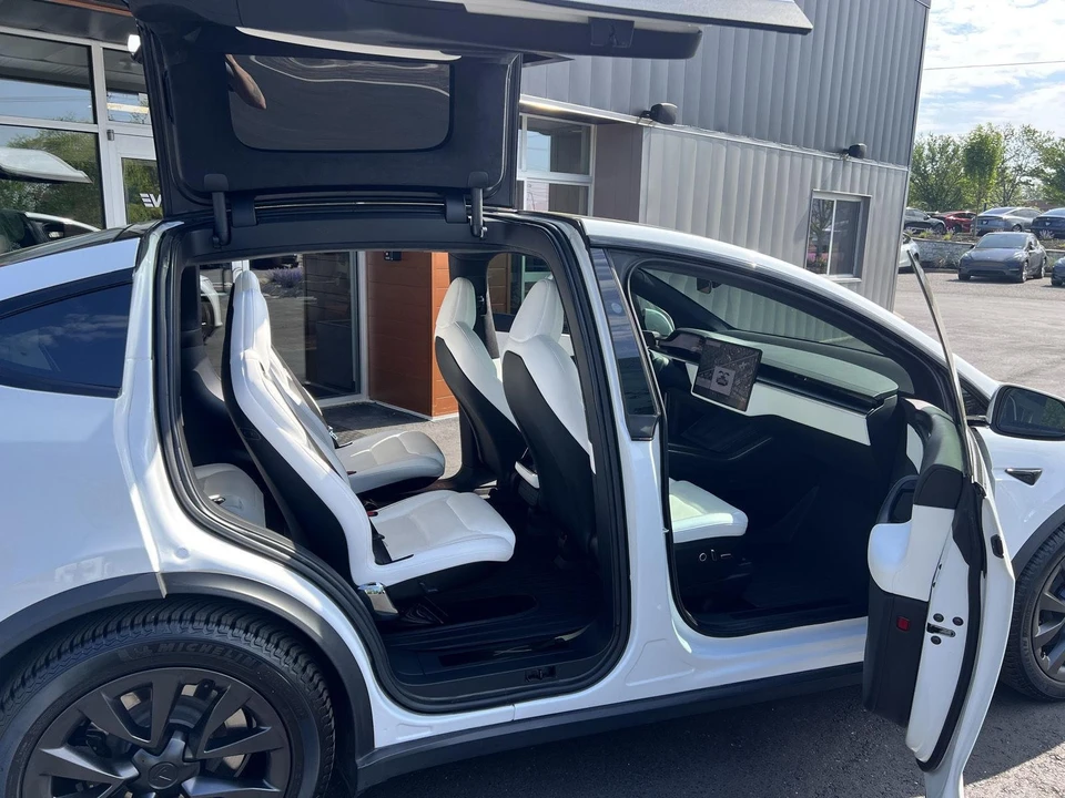2022 Tesla Model X Plaid - Image 6 of 21