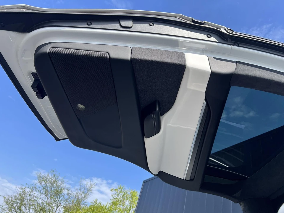 2022 Tesla Model X Plaid - Image 16 of 21