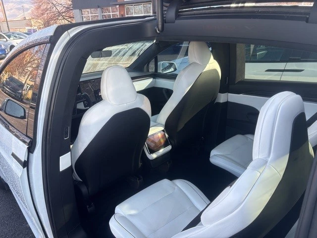 2022 Tesla Model X Plaid - Image 16 of 21