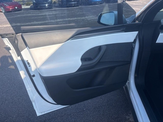 2022 Tesla Model X Plaid - Image 12 of 21