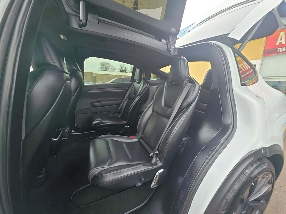 2022 Tesla Model X Plaid - Image 5 of 7