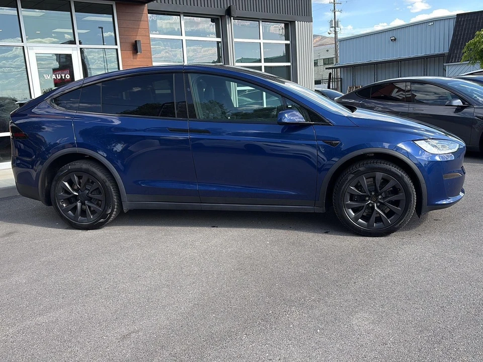 2022 Tesla Model X Plaid - Image 9 of 21