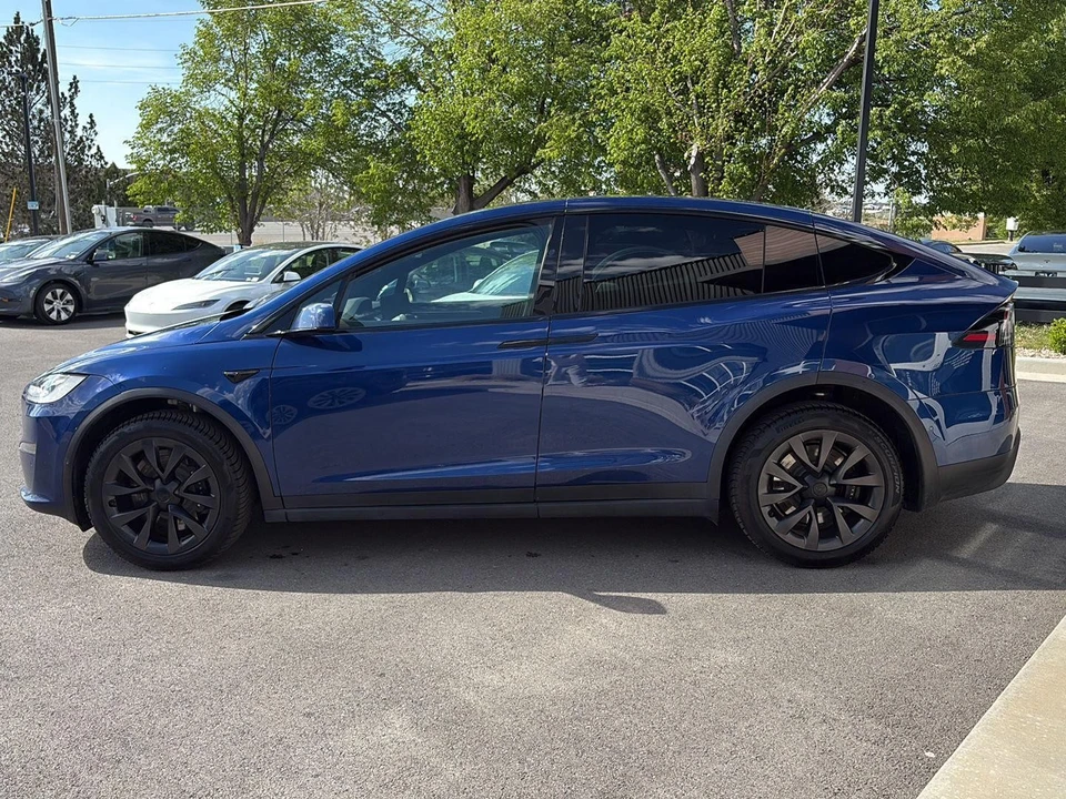 2022 Tesla Model X Plaid - Image 5 of 21