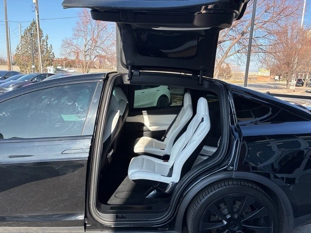 2022 Tesla Model X Plaid - Image 13 of 21