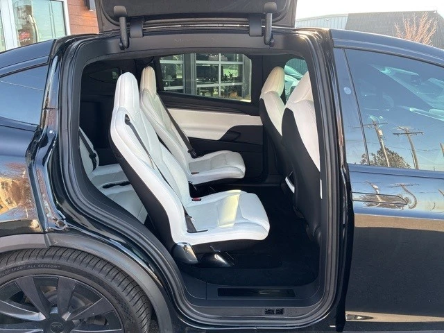 2022 Tesla Model X Plaid - Image 19 of 21