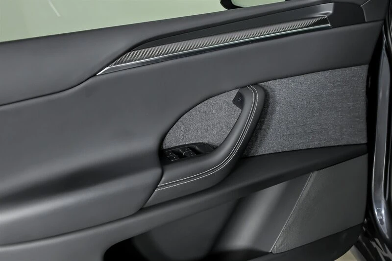 2022 Tesla Model X Plaid - Image 17 of 21