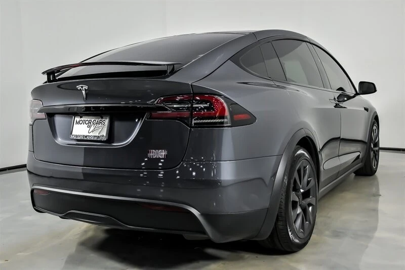 2022 Tesla Model X Plaid - Image 11 of 21