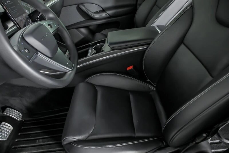 2022 Tesla Model X Plaid - Image 19 of 21