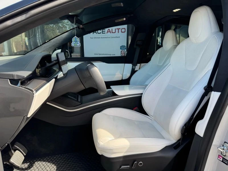 2022 Tesla Model X Plaid - Image 11 of 12