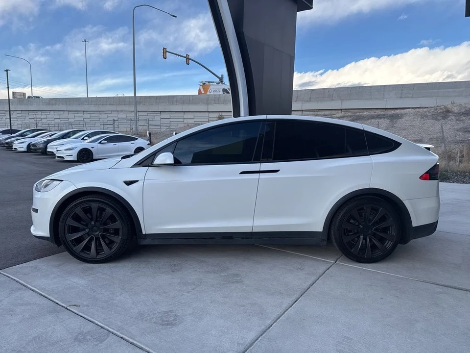 2022 Tesla Model X Plaid - Image 5 of 21