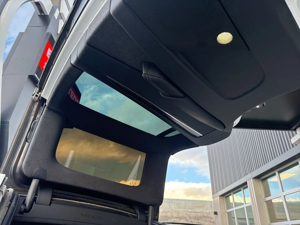 2022 Tesla Model X Plaid - Image 12 of 21