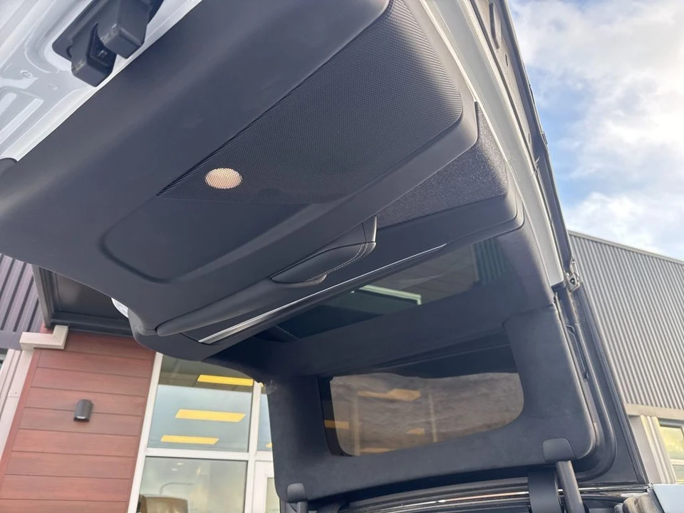 2022 Tesla Model X Plaid - Image 18 of 21