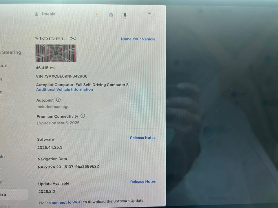 2022 Tesla Model X Plaid - Image 17 of 18