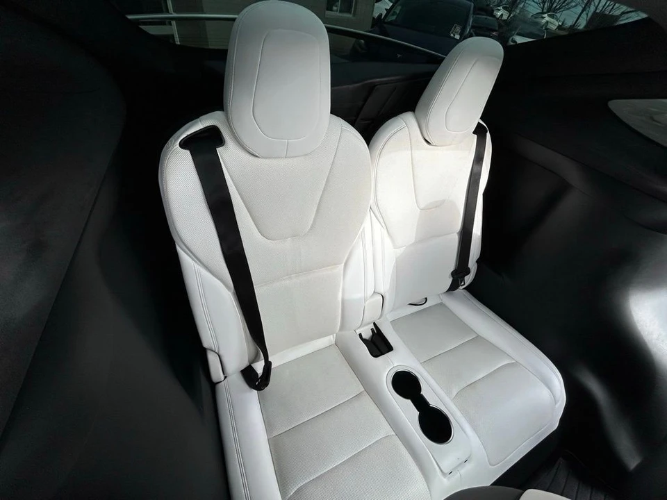 2022 Tesla Model X Plaid - Image 10 of 18
